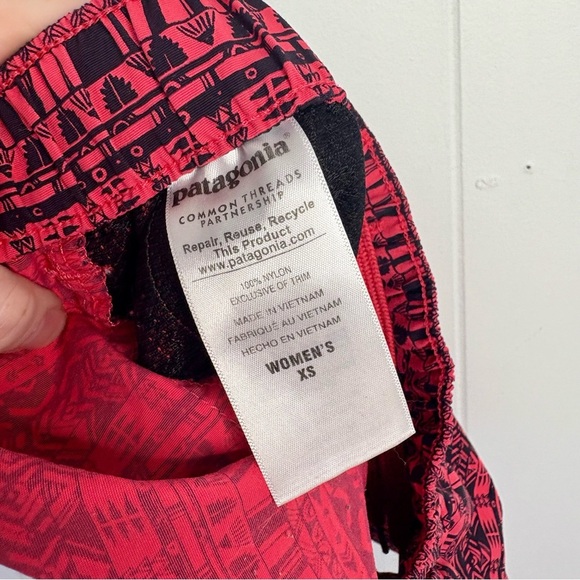 Patagonia W's Barely Baggies Shorts - 2 1/2" Women’s Size XS Points & Feathers - Picture 5 of 5